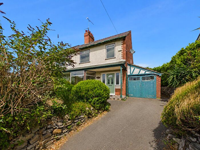 3 Bedroom Semi-Detached House For Sale In Chester Road, Mold, CH7