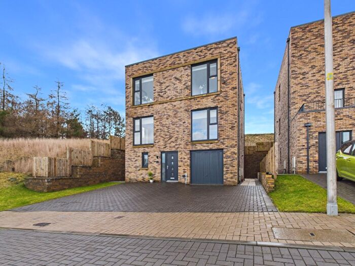 4 Bedroom Detached House For Sale In The Fieldings, Newlandsmuir, East Kilbride, G75