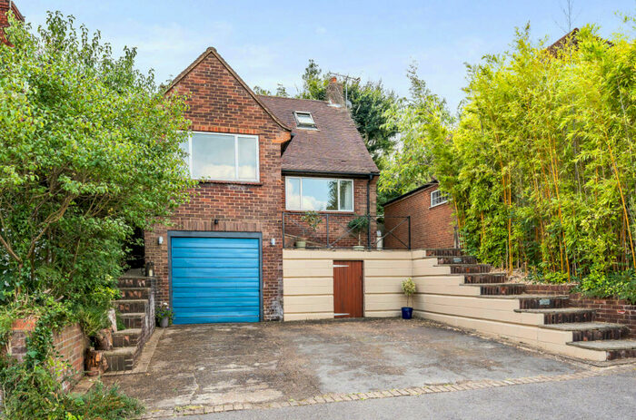 3 Bedroom Detached House For Sale In Onslow Village, Surrey, GU2