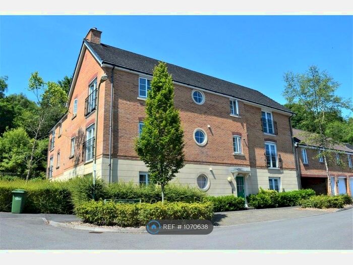 1 Bedroom Flat To Rent In Fford Y Boncath, Ystrad Mynach, CF82