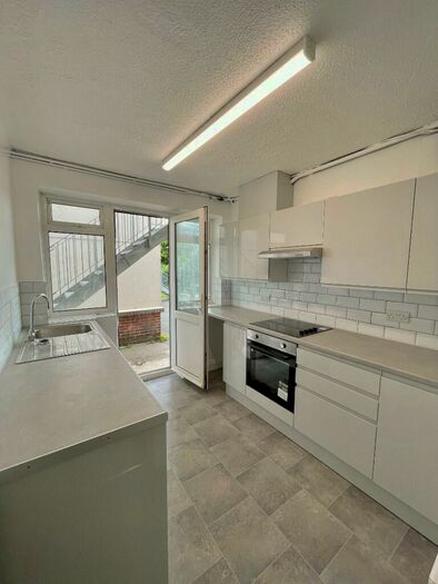 2 Bedroom Flat To Rent In Freshfield Road, BN2