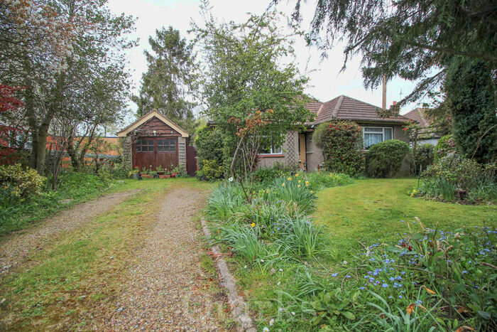 3 Bedroom Chalet For Sale In Ship Road, West Hanningfield, Chelmsford, CM2