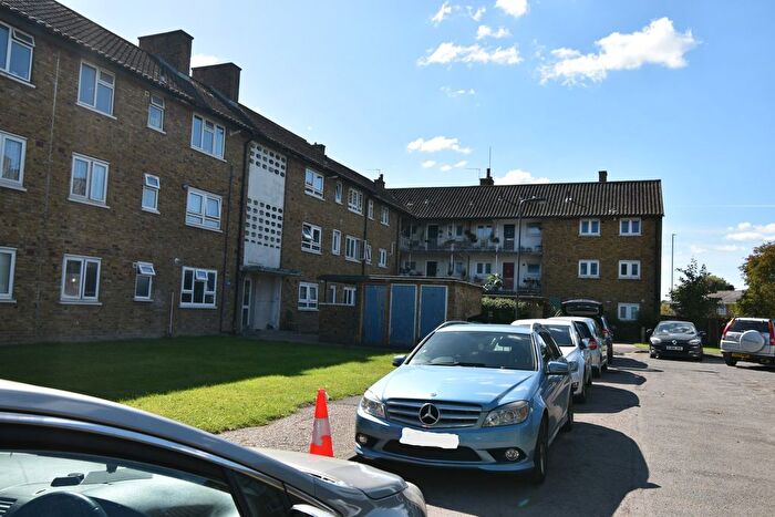 2 Bedroom Flat To Rent In Brookside Close, South Harrow, Harrow, HA2