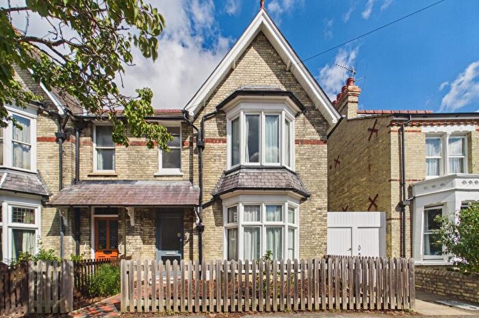 3 Bedroom Terraced House For Sale In Montague Road, Cambridge, CB4