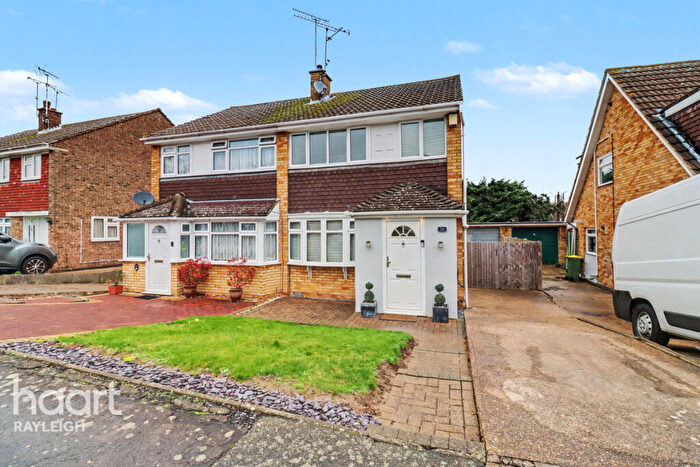 3 Bedroom Semi Detached House For Sale In Shakespeare Avenue, Rayleigh, SS6