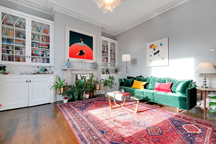 4 Bedroom Terraced House To Rent In Lloyd Square, Islington, London, WC1X