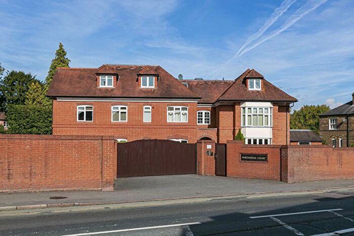 4 Bedroom Flat To Rent In Egham Hill, Englefield Green, Egham, Surrey, TW20