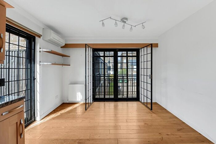 2 Bedroom Flat To Rent In St. Paul’S Crescent, Camden, NW1