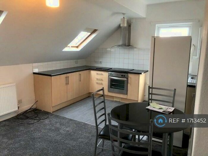 1 Bedroom Flat To Rent In Northenden Road, Sale, M33