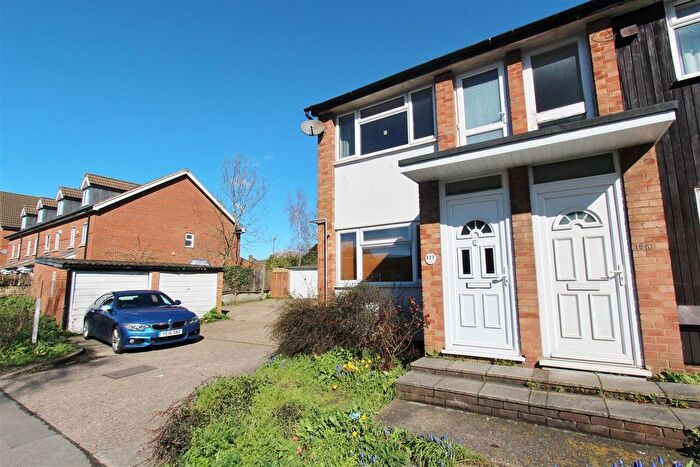 2 Bedroom Maisonette To Rent In The Greenway, Uxbridge, UB8