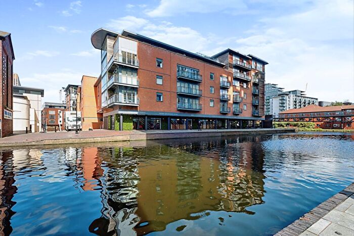 2 Bedroom Flat For Sale In Waterfront Walk, Birmingham, B1