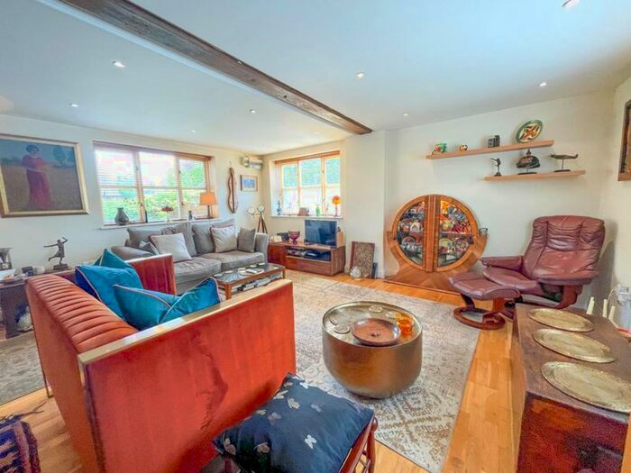 2 Bedroom Maisonette For Sale In The Green, Aston Abbotts, Aylesbury, HP22