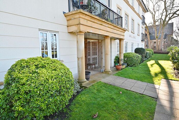 1 Bedroom Flat For Sale In Popes Avenue, Twickenham, TW2