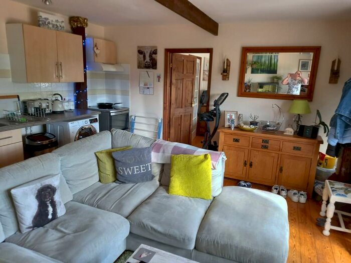 1 Bedroom Flat To Rent In New Street Road, Meopham, Kent, DA13