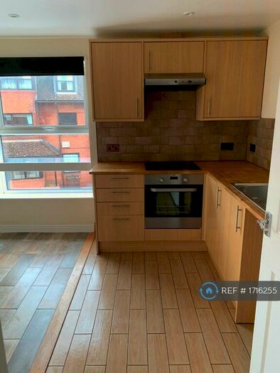 2 Bedroom Flat To Rent In Southampton Road, Ringwood, BH24