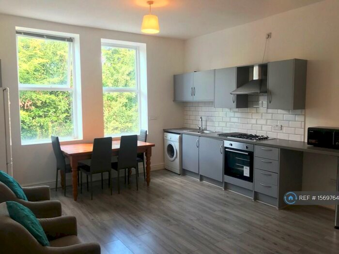 3 Bedroom Flat To Rent In Ullet Road, Liverpool, L17