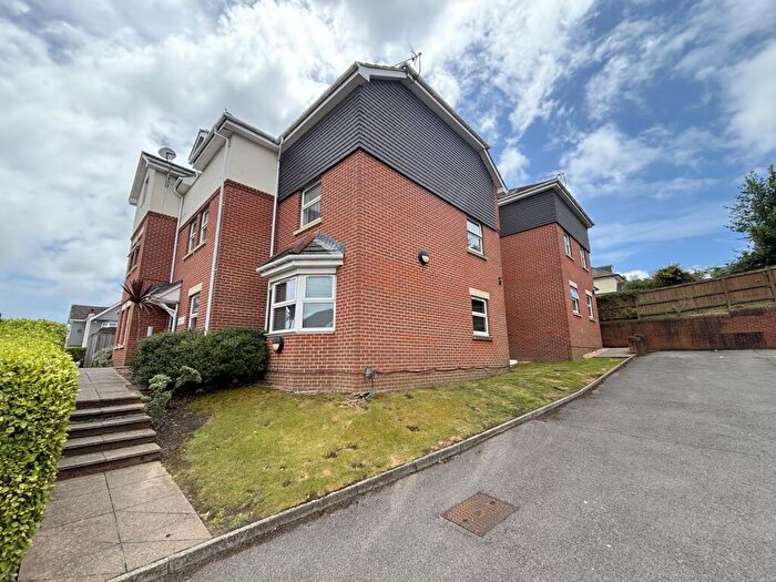 2 Bedroom Flat For Sale In Flat, Lauren Court, Castlemain Avenue, Bournemouth, BH6