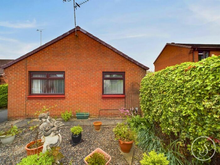 2 Bedroom Bungalow To Rent In High Bank Approach, Leeds, LS15