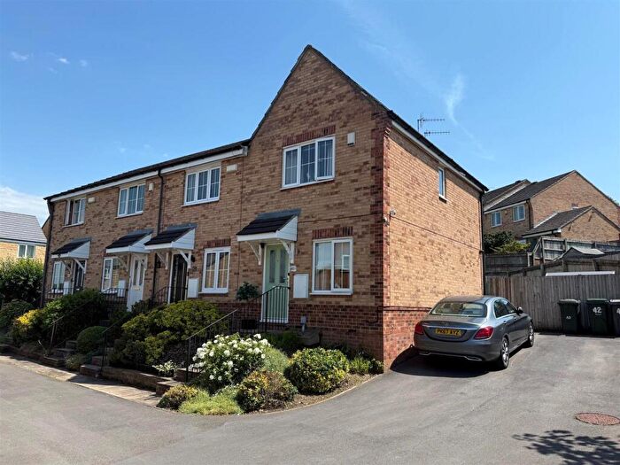 2 Bedroom Town House For Sale In West Cote Drive, Cote Farm, Thackley, BD10