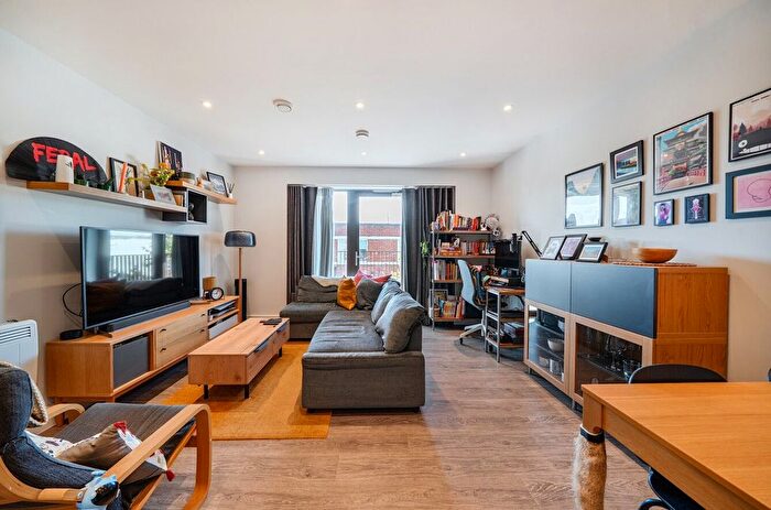 1 Bedroom Flat For Sale In Waterfront Heights, A Mount Pleasant, Wembley, HA0