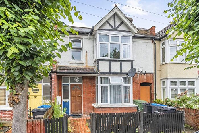 1 Bedroom Flat To Rent In Albert Road, Mitcham, CR4