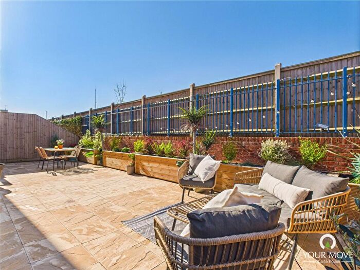 2 Bedroom Flat For Sale In Westbrook Gardens, Margate, Kent, CT9