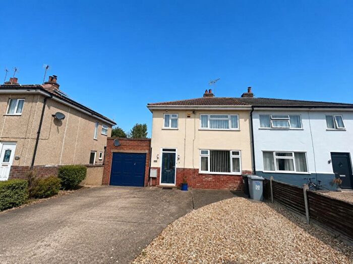 3 Bedroom Semi-Detached House For Sale In Long Lane, Farndon, Newark, NG24
