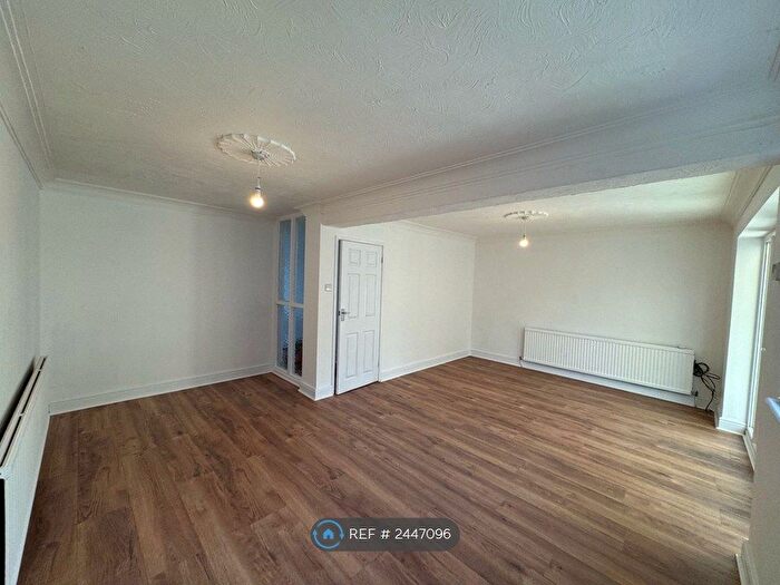 4 Bedroom Semi-Detached House To Rent In The Street, Latchingdon, CM3