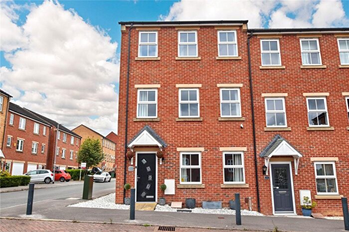 4 Bedroom Town House For Sale In Bramble Square, East Ardsley, Wakefield, West Yorkshire, WF3