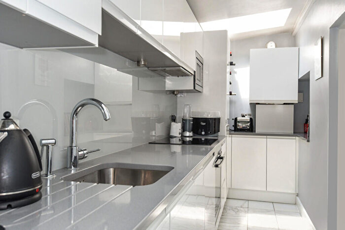 2 Bedroom Flat To Rent In Holmesdale Road, London, N6