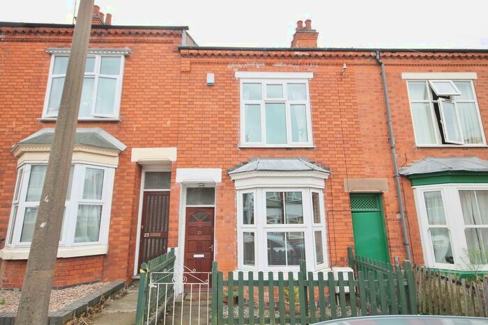 3 Bedroom Terraced House For Sale In Lorne Road, Clarendon Park, Leicester, LE2