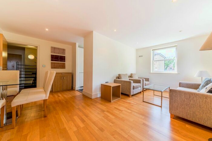 2 Bedroom Flat To Rent In Ashburnham Place, Greenwich, London, SE10