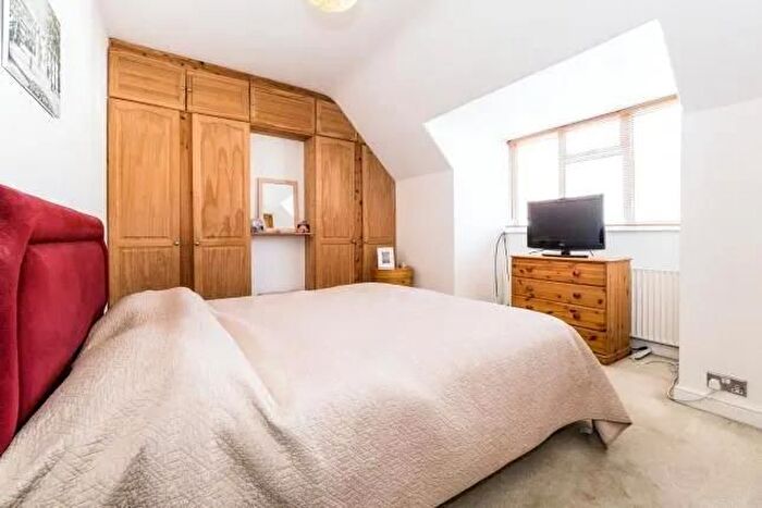 2 Bedroom Terraced House To Rent In Dagenham, RM10