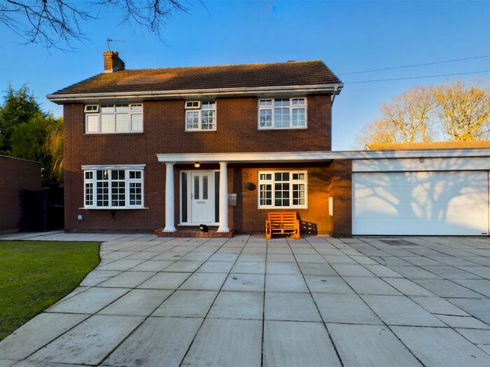 4 Bedroom Detached House For Sale In St. James Close, Westhead
