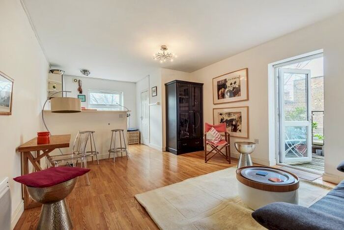 Studio To Rent In Lena Gardens, London, W6