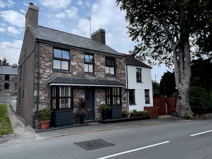 Houses for sale & to rent in LL54 5AY, Llanaelhaearn Caernarfon