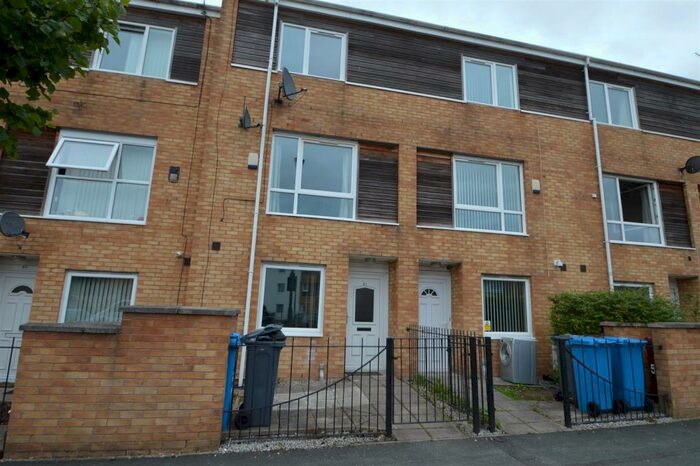 4 Bedroom House To Rent In Greengage, Ardwick, Manchester, M13