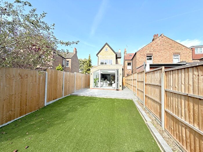 4 Bedroom Detached House For Sale In A Park Road, New Barnet, EN4