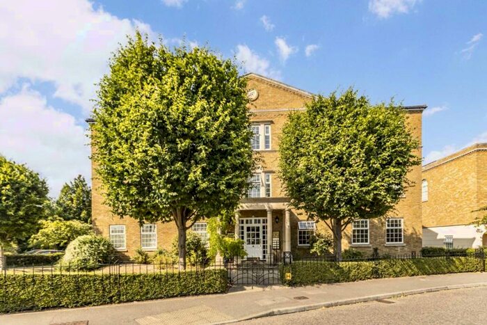 2 Bedroom Flat To Rent In Chadwick Place, Surbiton, KT6