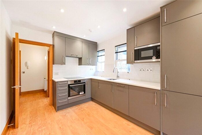 2 Bedroom Flat To Rent In Jerningham Road, London, SE14