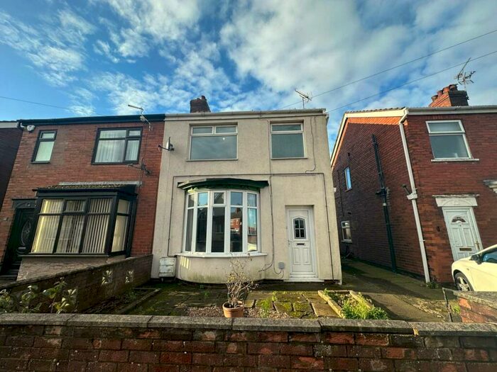 3 Bedroom Semi-Detached House To Rent In Warwick Road, Scunthorpe, DN16