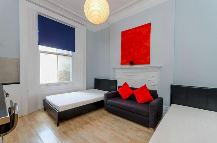 Studio To Rent In Marloes Road, Kensington, London, W8