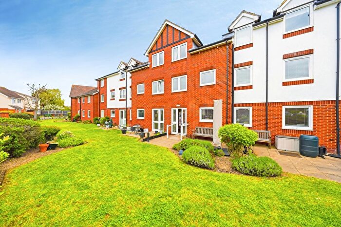 2 Bedroom Flat For Sale In Fern Court, Bexleyheath, DA7
