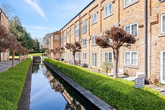 3 Bedroom Flat For Sale In Mill Race, River, Dover, CT17