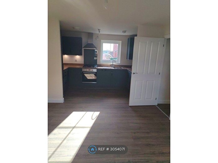 2 Bedroom Flat To Rent In Marriott Road, Dudley, DY2