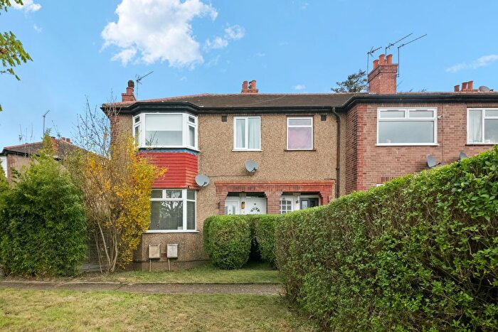 1 Bedroom Maisonette For Sale In Morton Court, Whitton Avenue West, Northolt, UB5