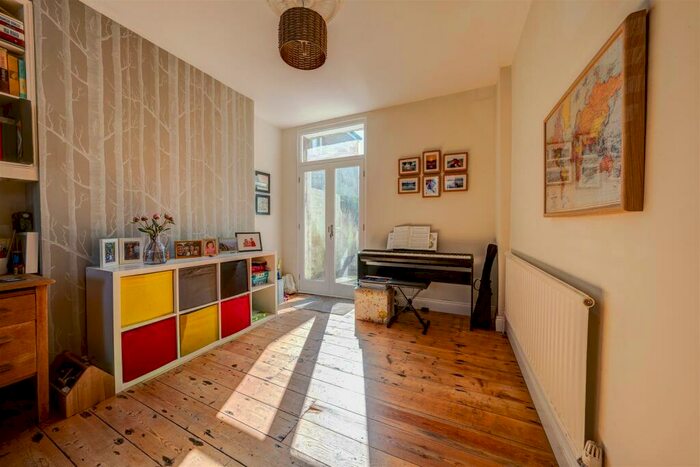 3 Bedroom Terraced House For Sale In Turberville Place, Cardiff, CF11