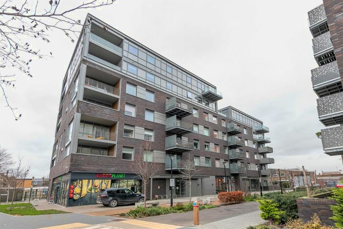 2 Bedroom Flat For Sale In Old Brewery Way, Walthamstow, E17