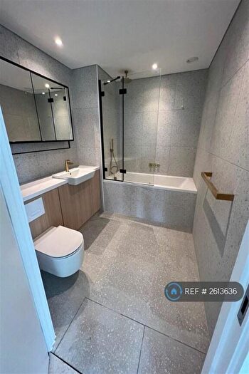 2 Bedroom Flat To Rent In Bouchon Point, Cendal Crescent, E1