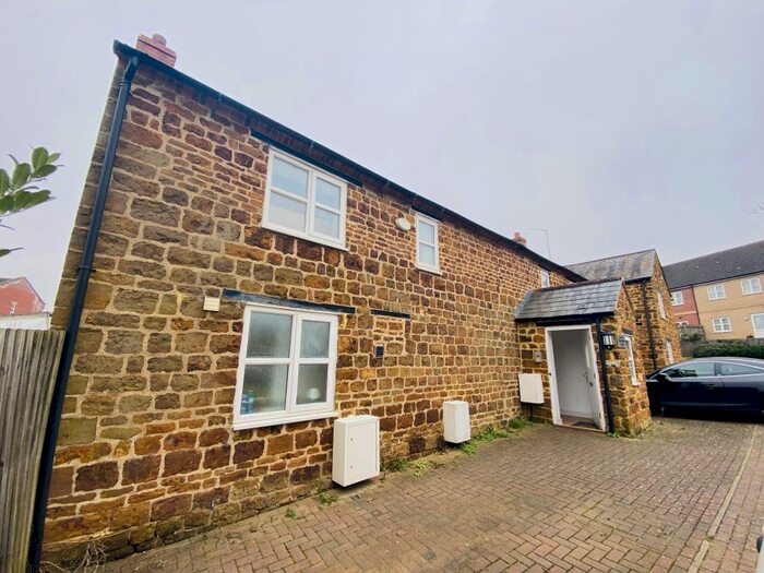 1 Bedroom Flat To Rent In Blisworth Close, Northampton NN4